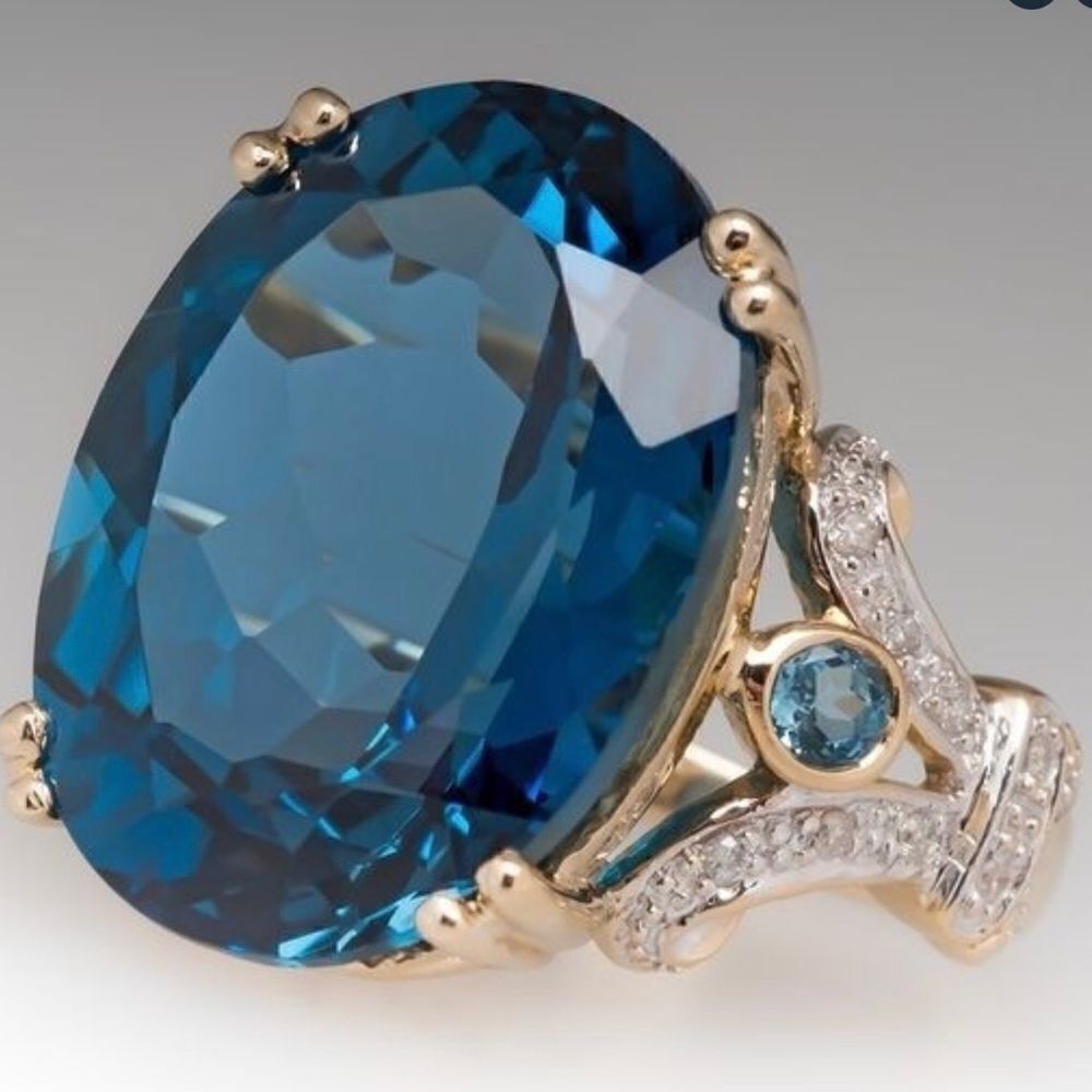 💙 NEW blue cubic zirconia stunning cocktail ring 💙